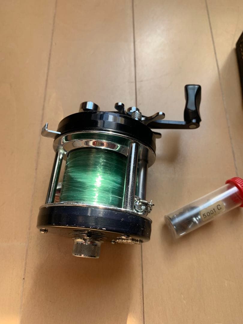 キ*ベ様 ABU5001C アンバサダー当時物　付属品有り 左巻ベイトリール 五