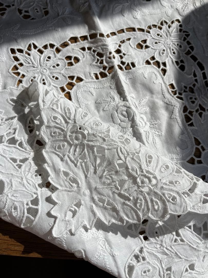 刺繍レース ドイリー／55×55cm／ホワイ