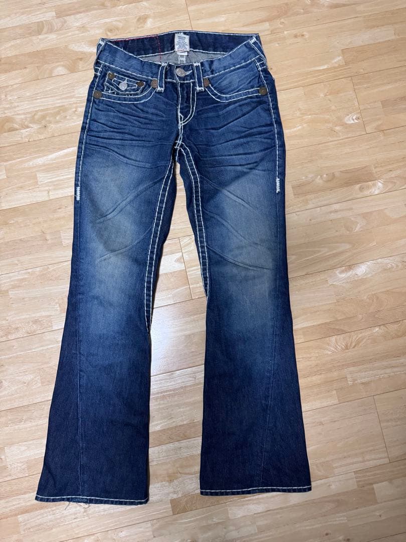 TRUE RELIGION JOEY SUPER T 28フレアデニム io着用