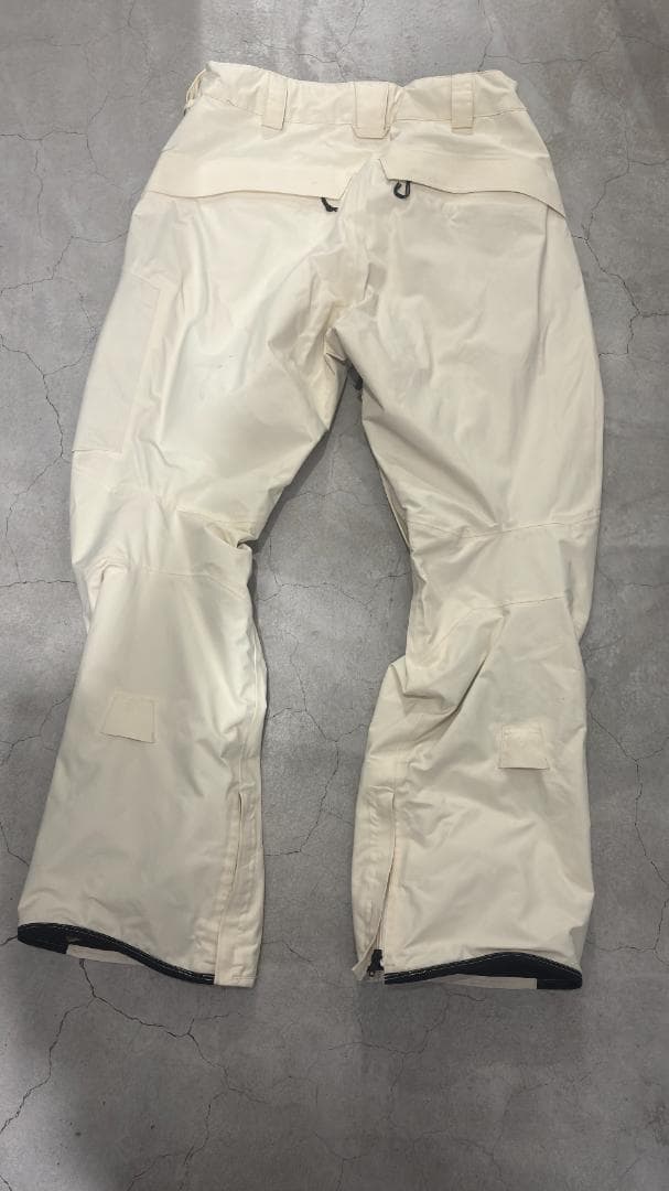 Burton [ak] Swash GORE-TEX 上下セットベージュ値下げ中