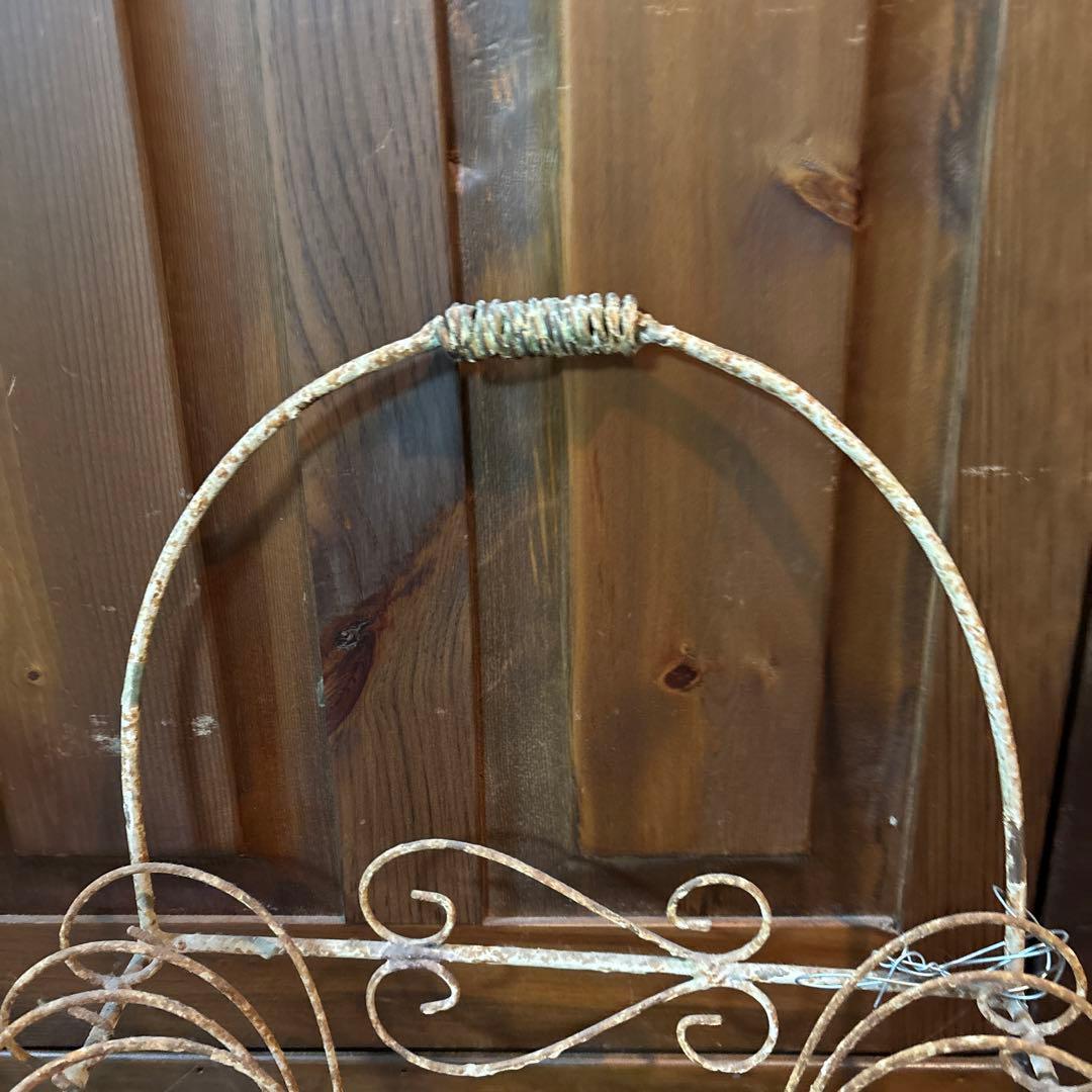 ワイヤーバスケット 装飾的なデザイン　アンティーク