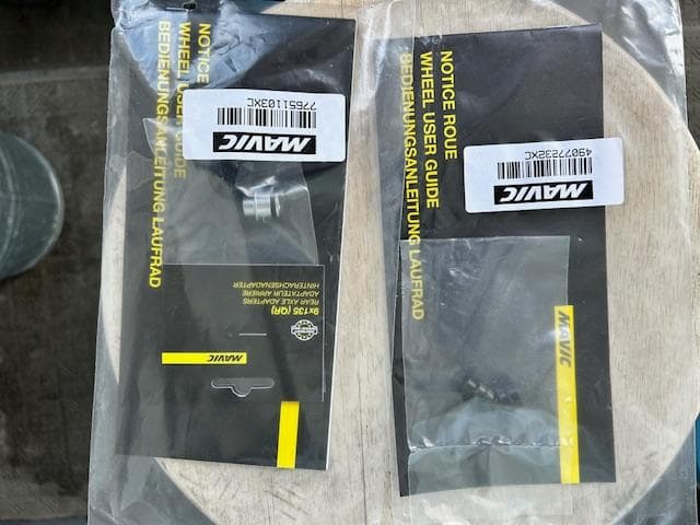 MAVIC　マビック　AKSIUM DISC　前後セット