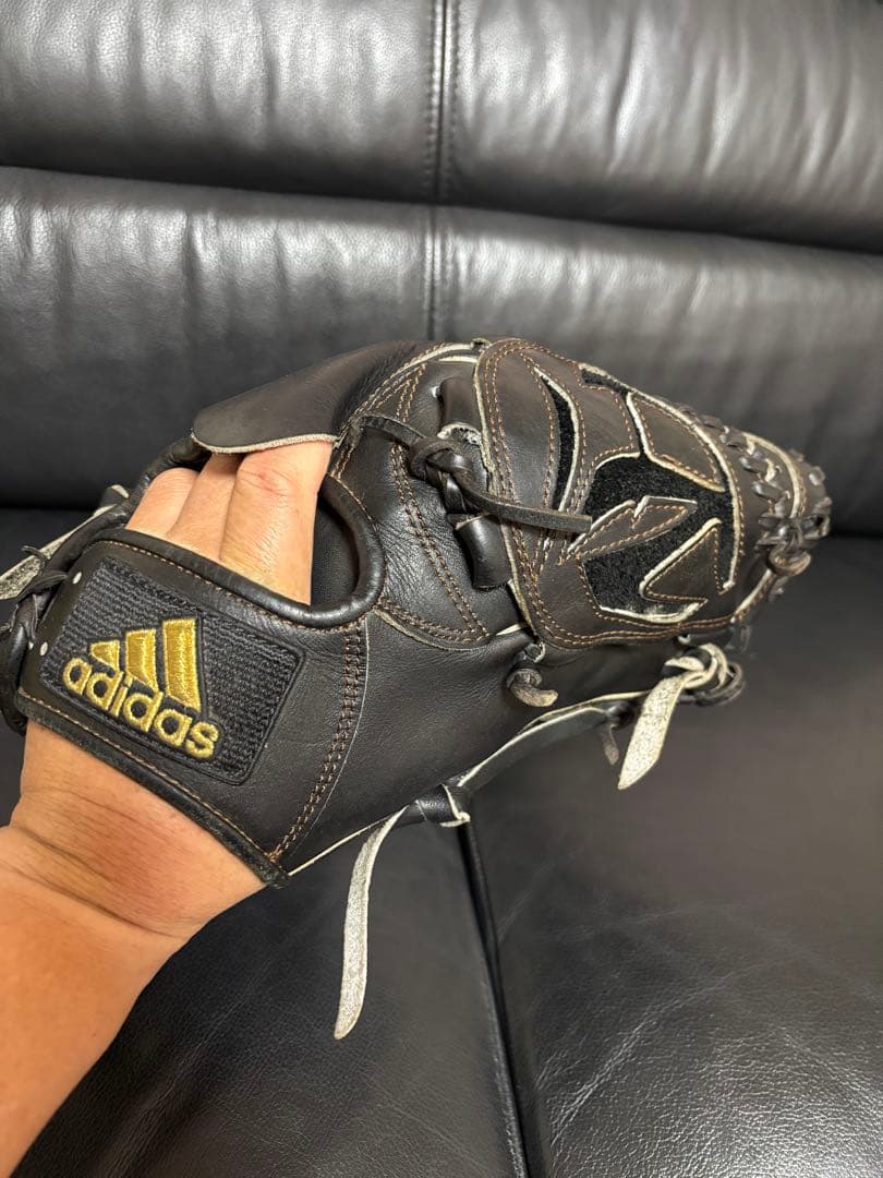 アディダス硬式ピッチャー用グラブ