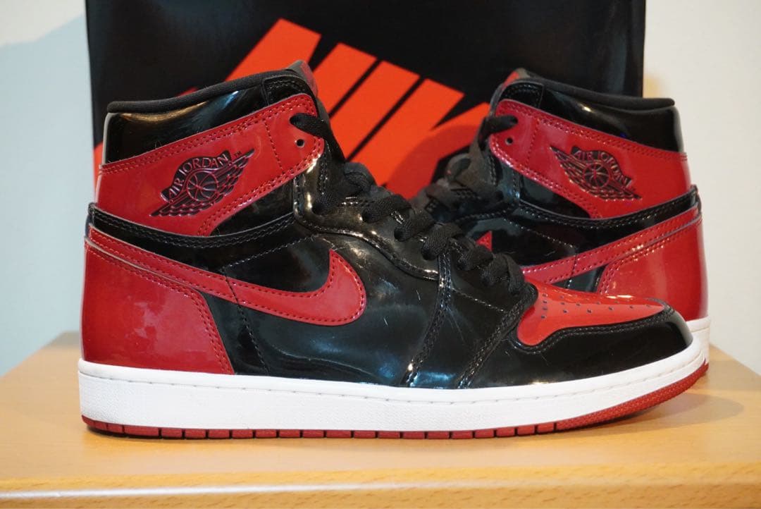 NIKE Air Jordan 1 パテントブレッド