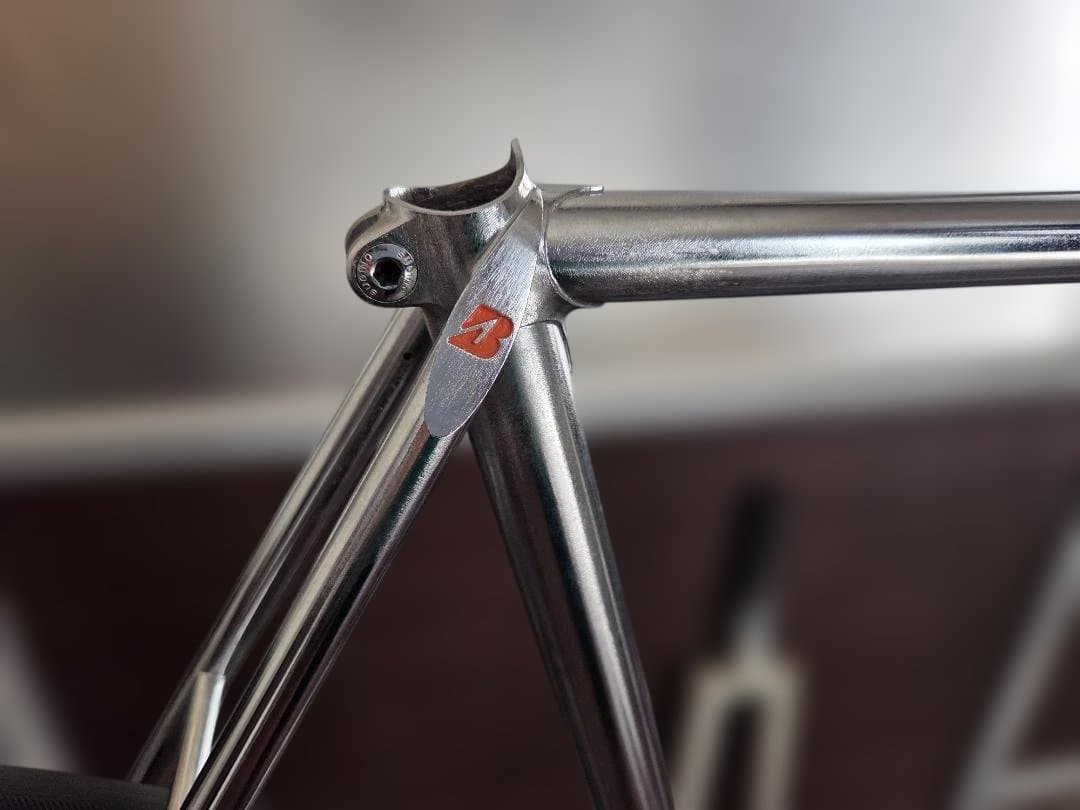 m*9様 ブリジストンBSピストNJSフレーム前後ホイールセット