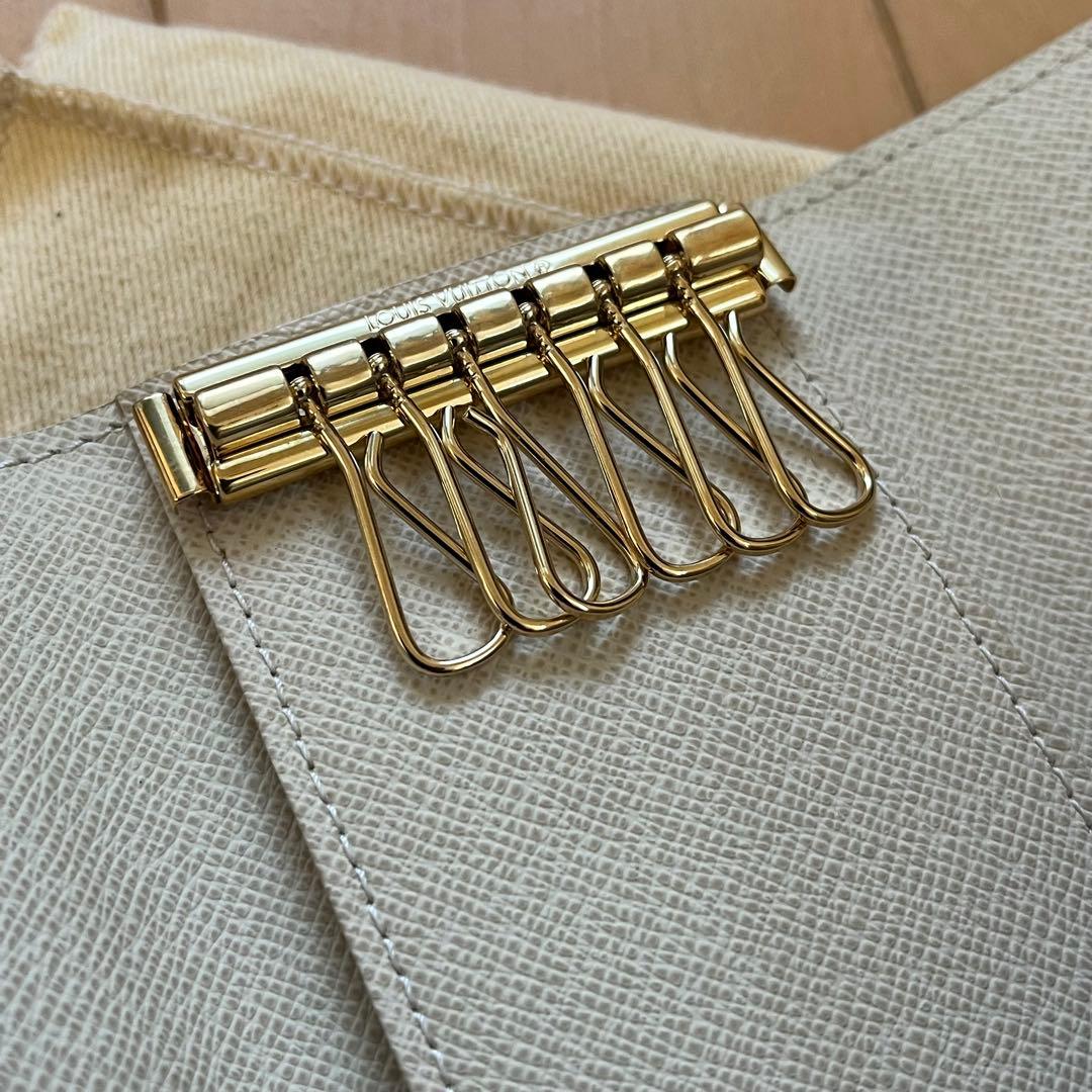 ルイヴィトン ダミエアズール キーケース 6本用