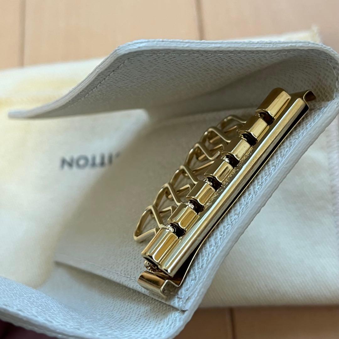 ルイヴィトン ダミエアズール キーケース 6本用