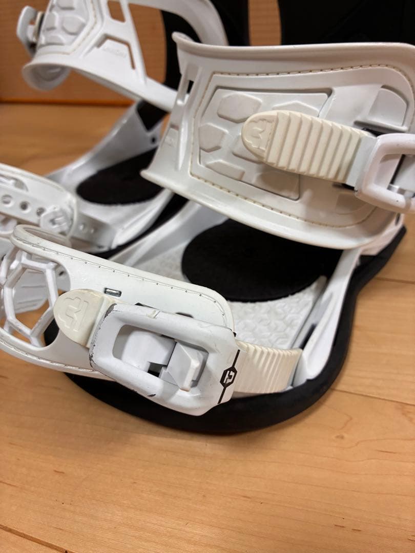 UNION STRATA スノーボードビンディング