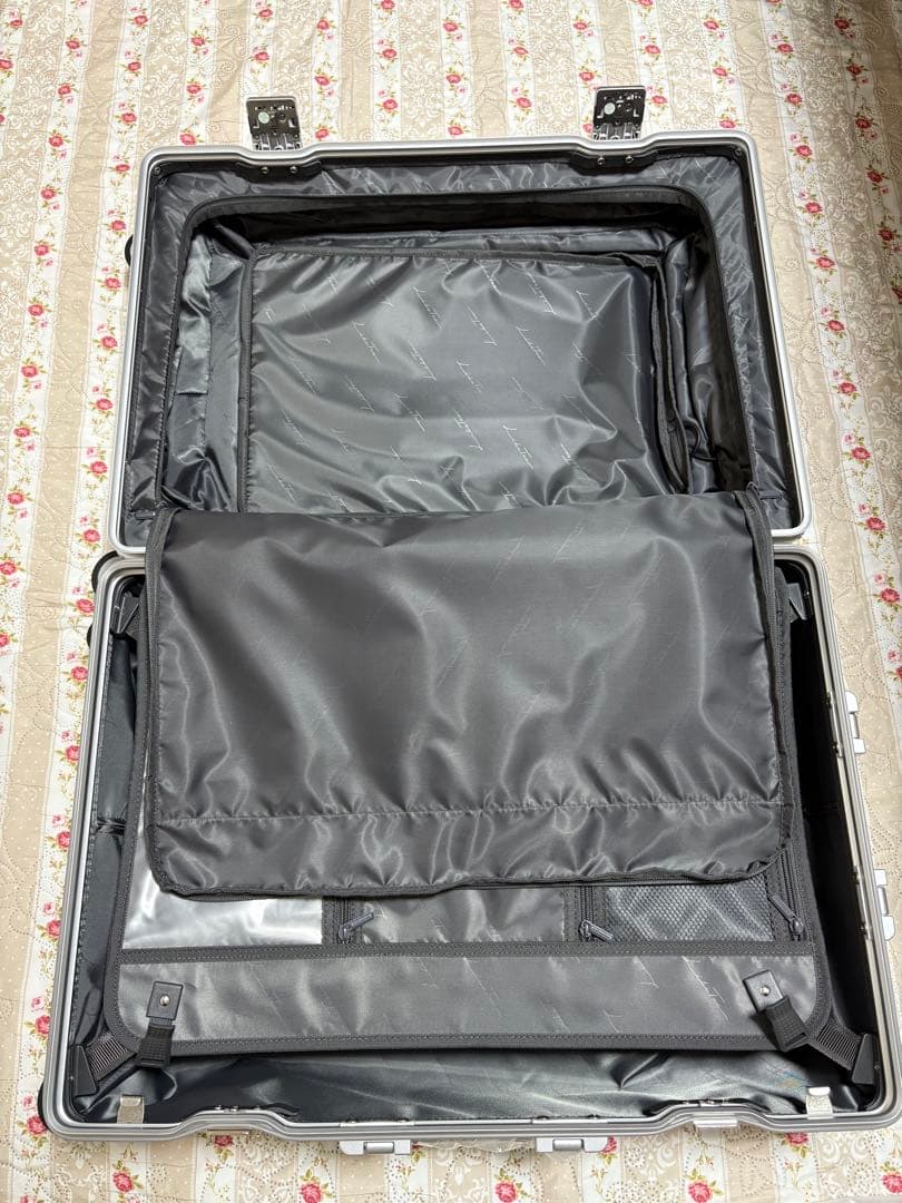 【新品未使用】 Libetee スーツケース Mサイズ マットシルバー