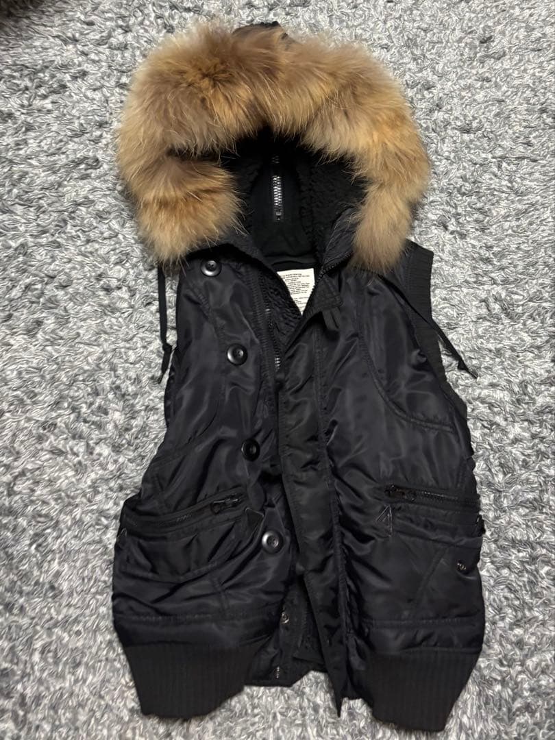 「いろはす」GOA ブラックファーダウンベスト archive