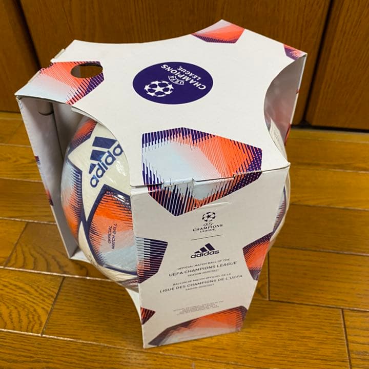 サッカーボール　５号球 美品 かっこいい