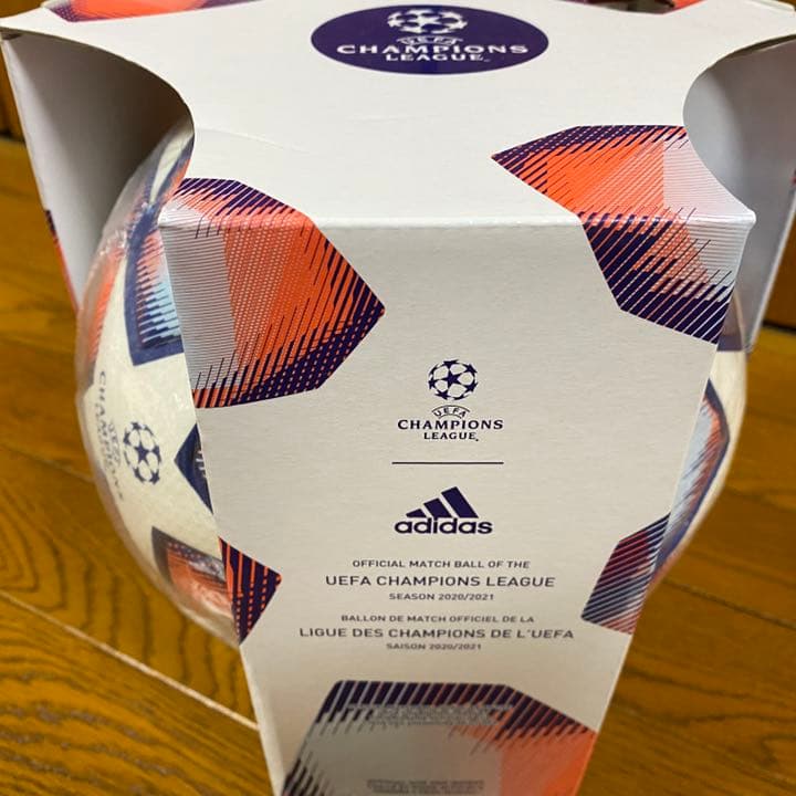 サッカーボール　５号球 美品 かっこいい