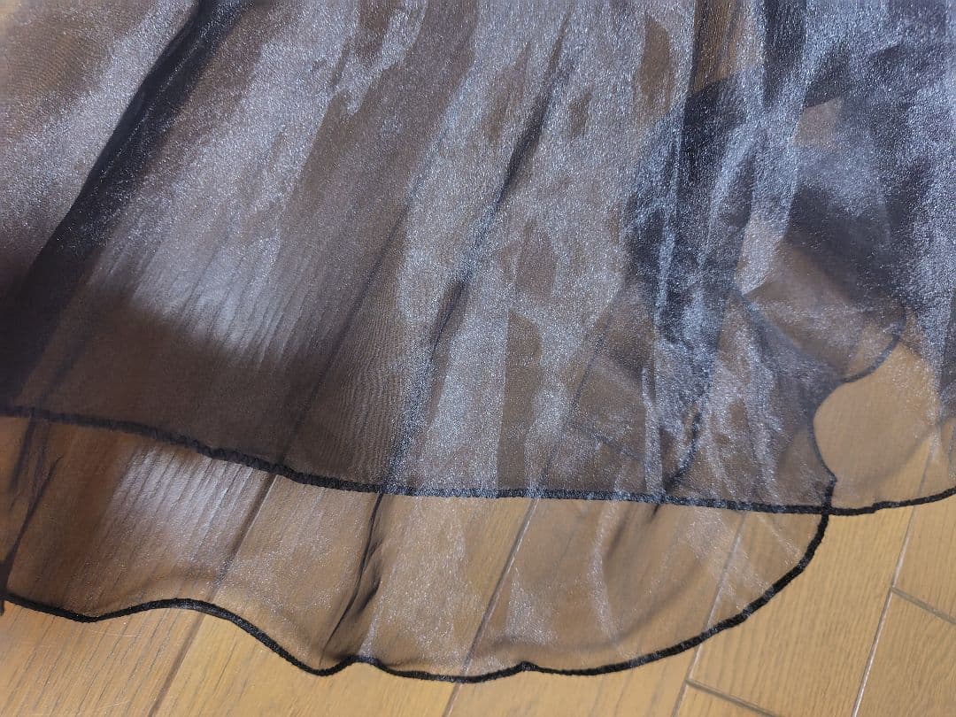 ジャンティの存在感、ボリューム、インパクトの有るスカート ほぼ新品