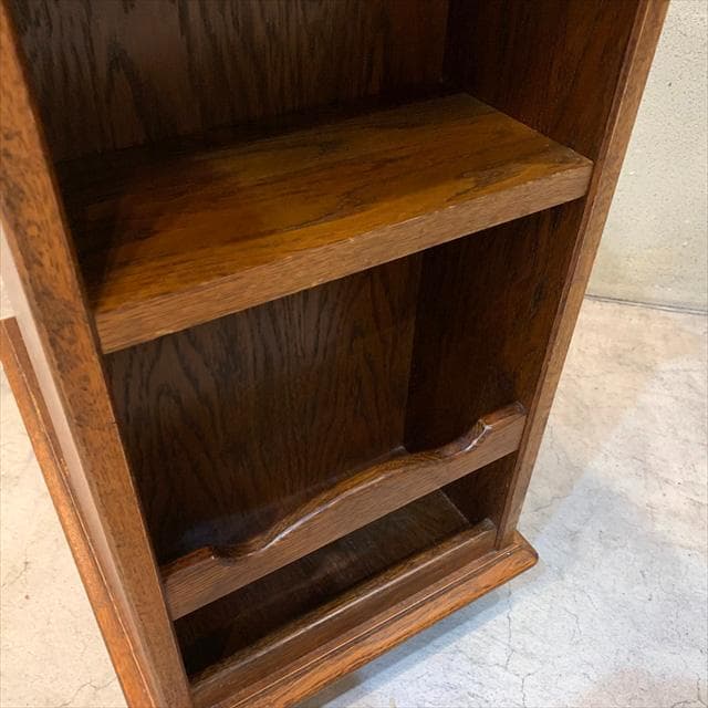 カントリーハウスのサイドテーブルワゴン