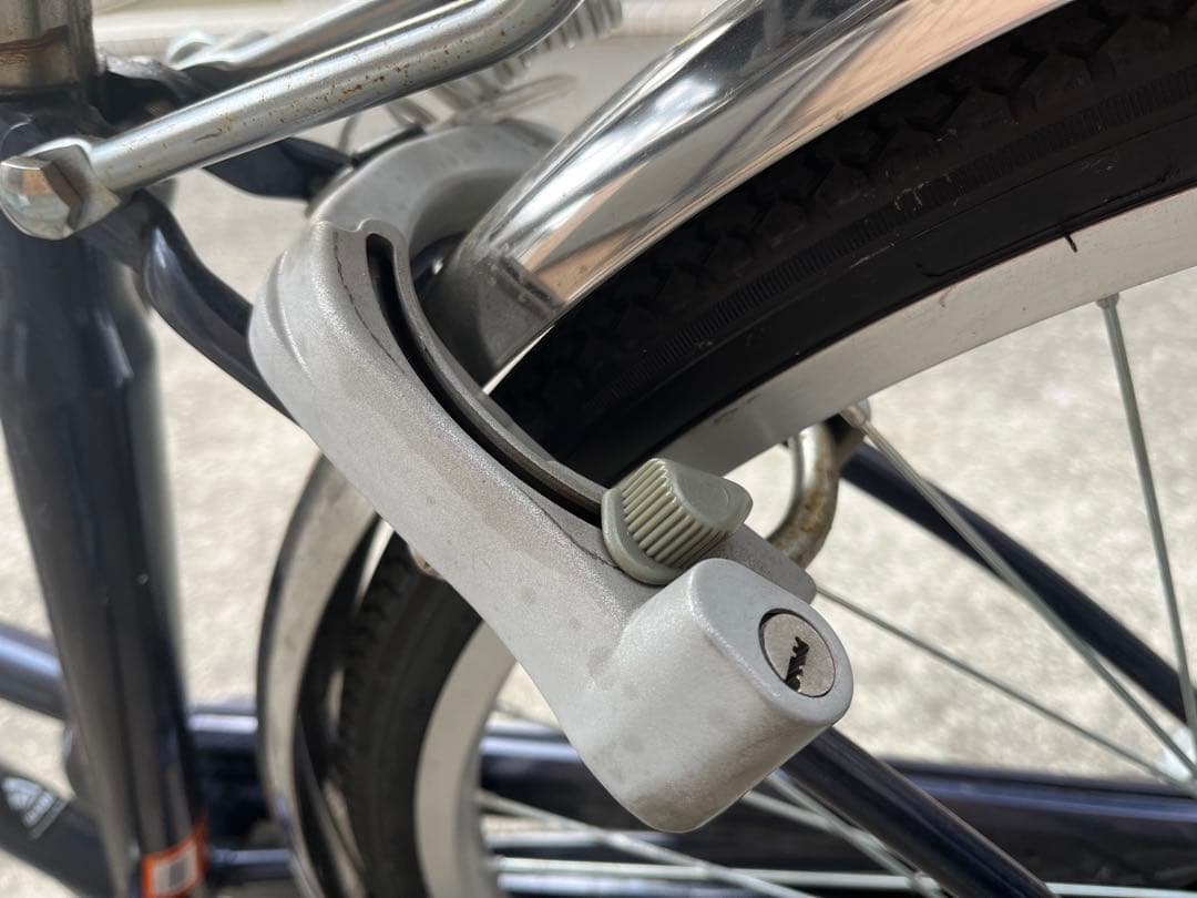 あさひ シティサイクル 前カゴ付／自動点灯ライト・防犯ワイヤー付