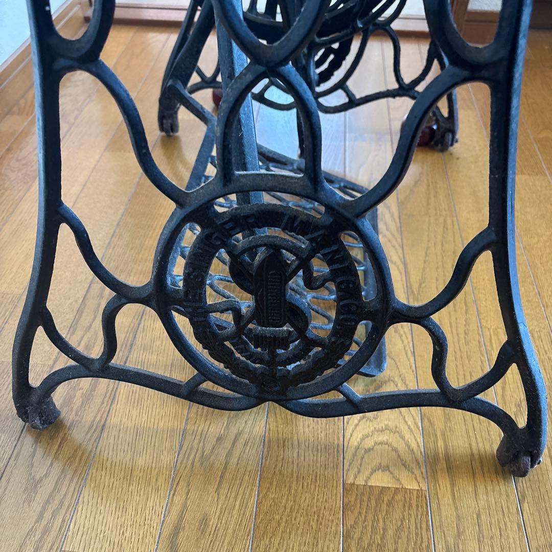 アンティーク　SINGERシンガー社 ミシン網脚 木製脚カバー付き