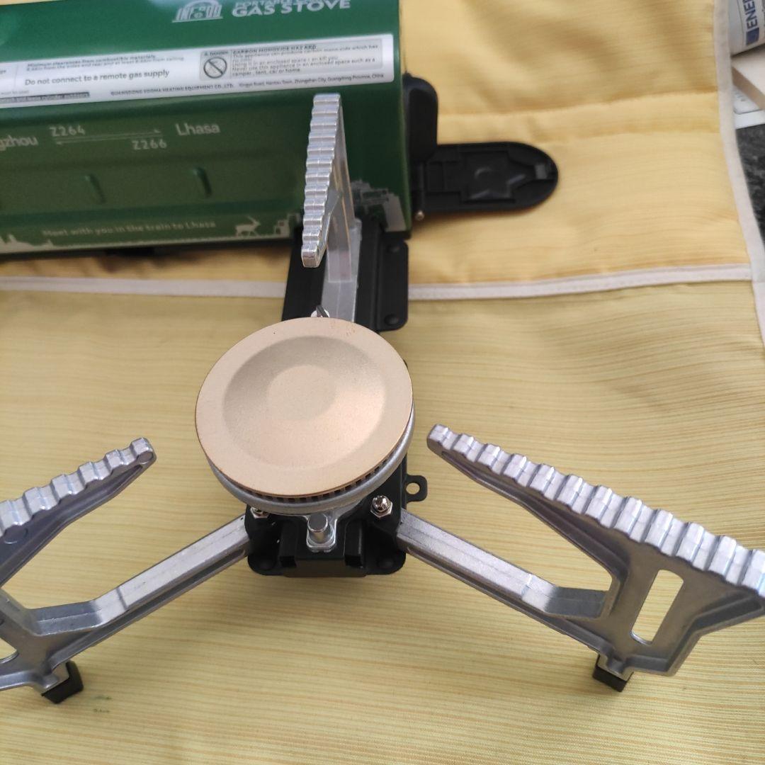 アウトドア等／折りたたみポータブルガスコンロ／緑色／コンパクト設計