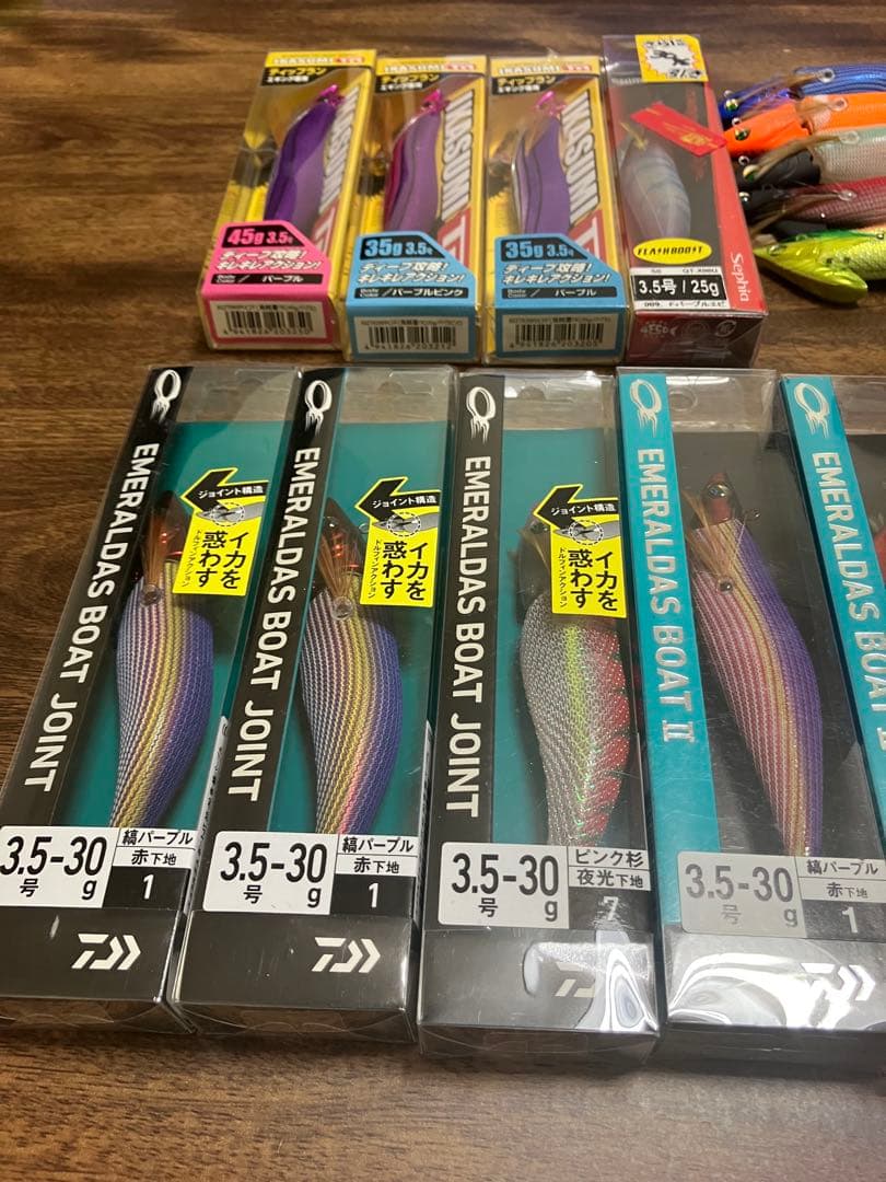 ティップランエギ22本セット　ケース付き　エメラルダスボート　アモラス　エギスタ