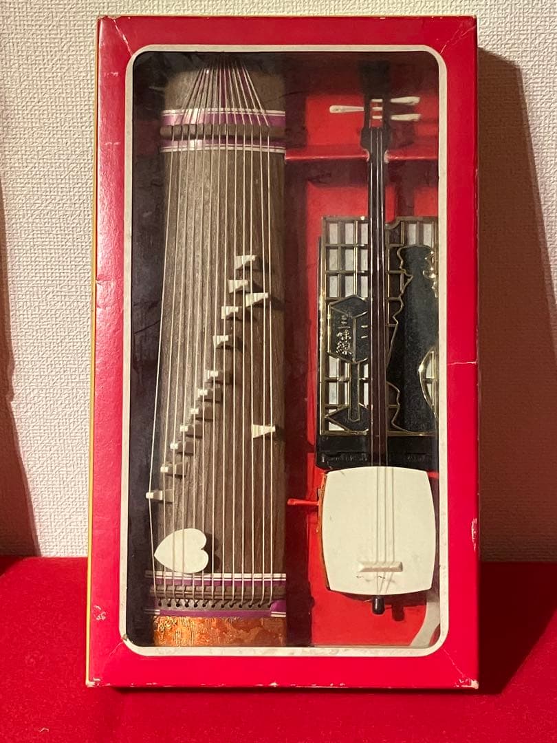 三人官女　女楽人　雛人形　琴 三味線 楽器付き　橙色袿　有職装束