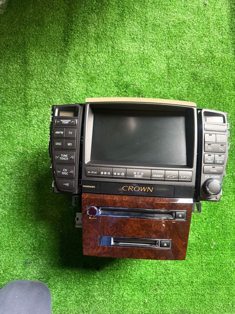 18クラウン　後期純正ナビ