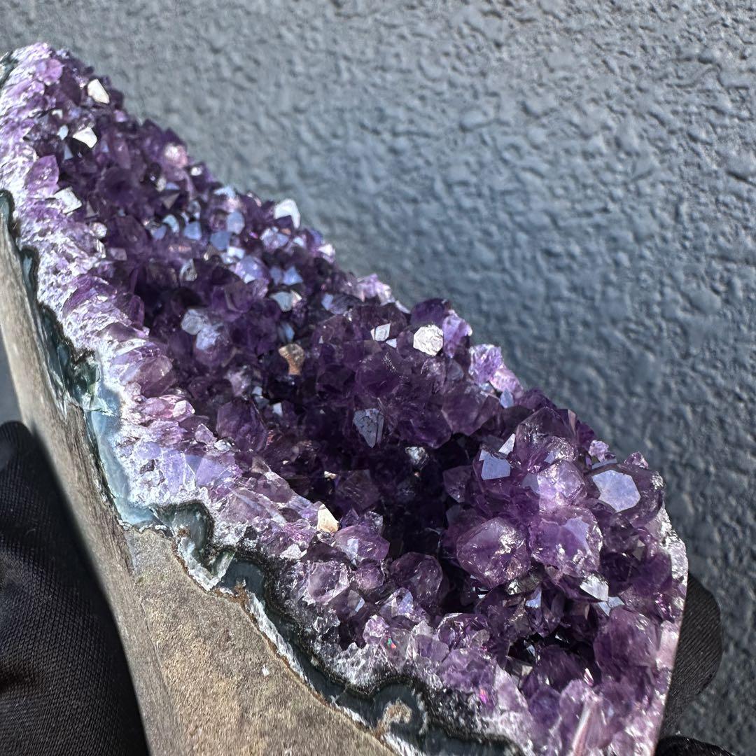 濃紫の煌めきウルグアイ産☆キラキラ☆アメジストクラスターパワーストーンA1121