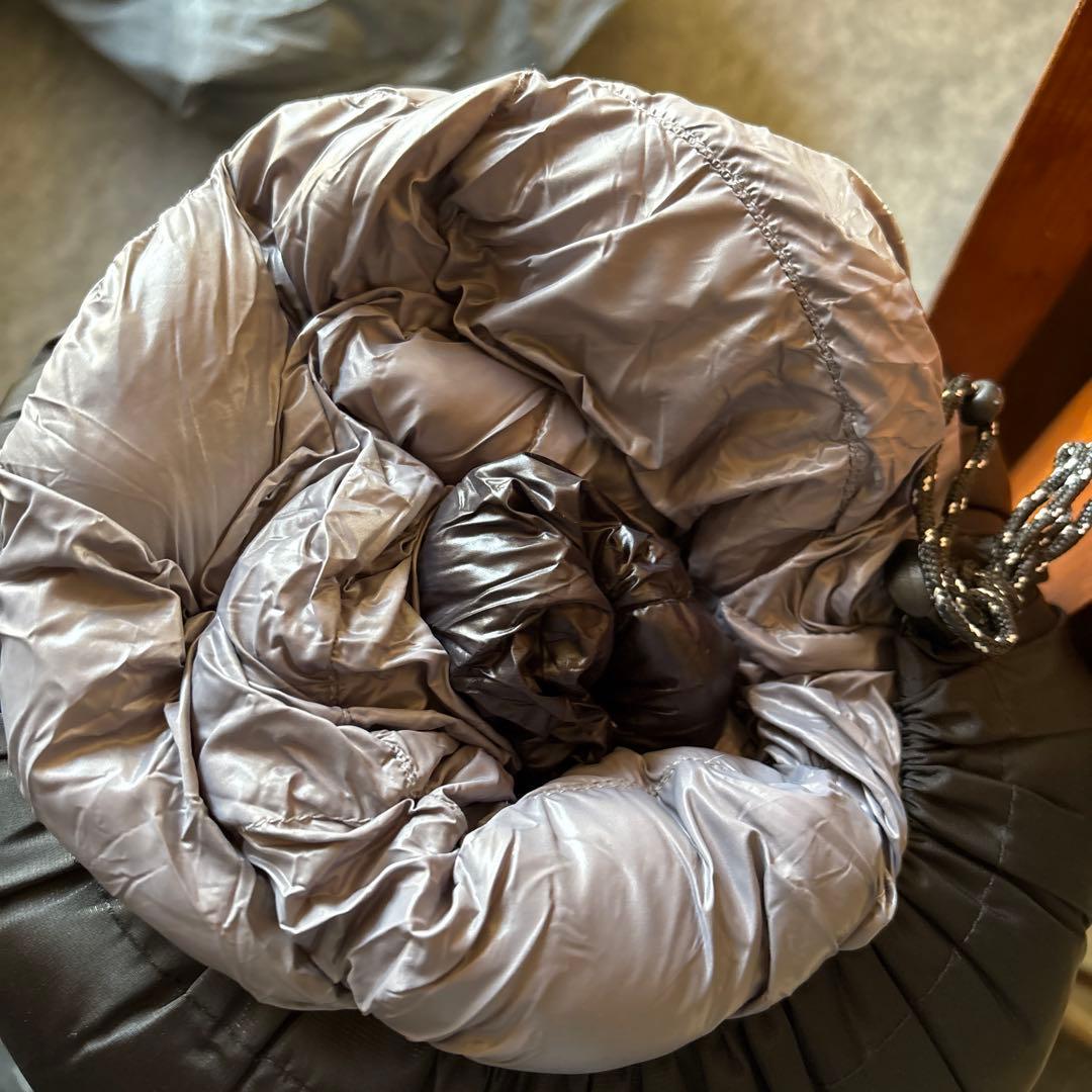 新品未使用　ICE- 1500 シュラフ 1500g 防災野外キャンプ