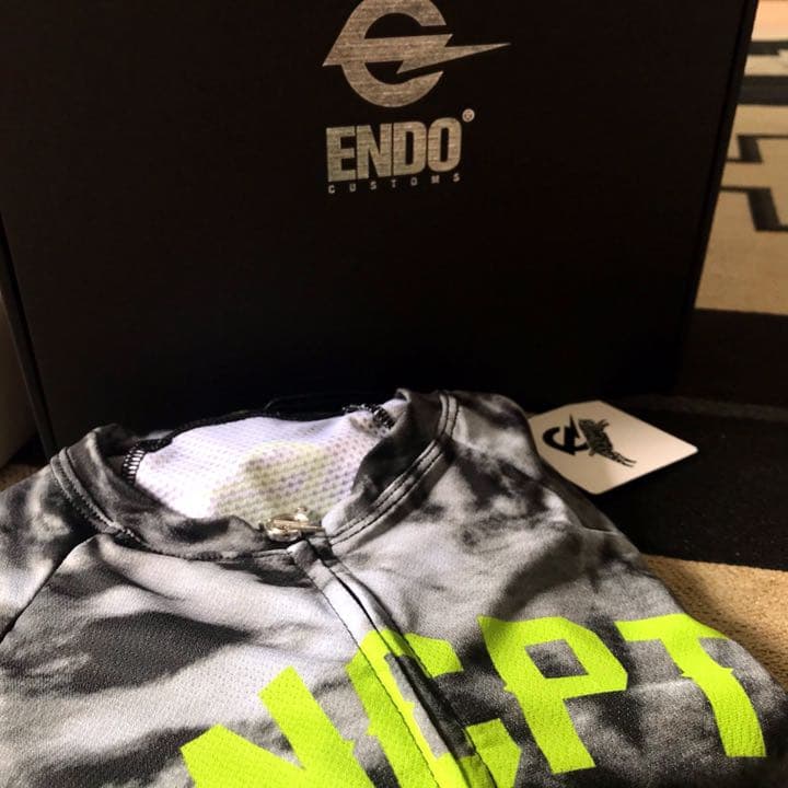 チーム新品未使用ドリーム限定サイクルジャージ Team Dream Team