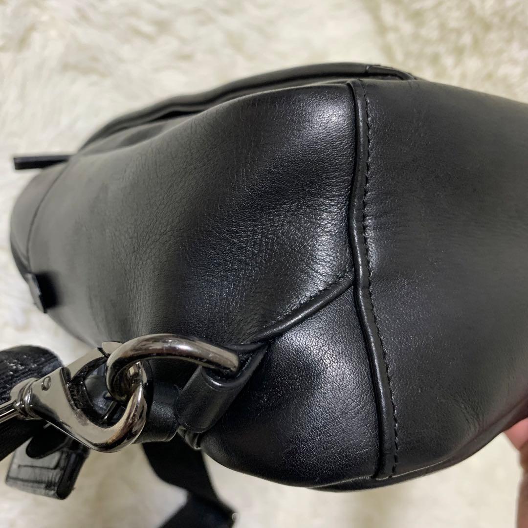 TUMI トゥミ ムラーノ Centro スリング ボディバッグ レザー 黒