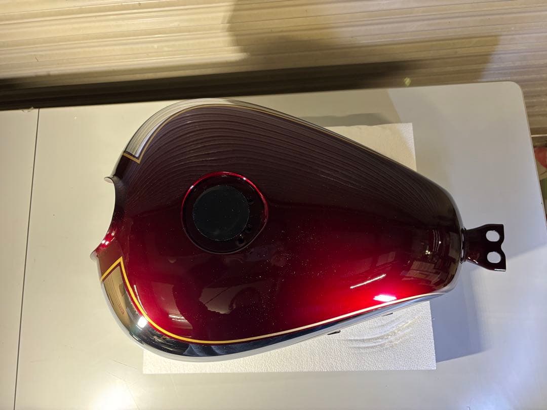 Kawasaki w650 タンク　純正　エンブレム、ニーパット付属