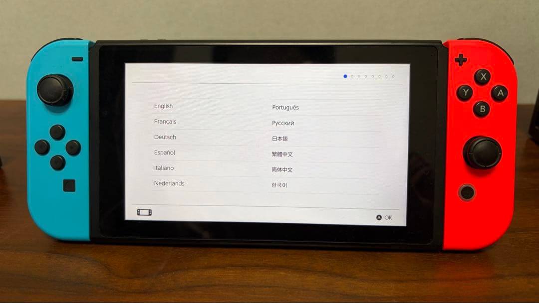 Nintendo Switch 本体+周辺機器　多言語対応