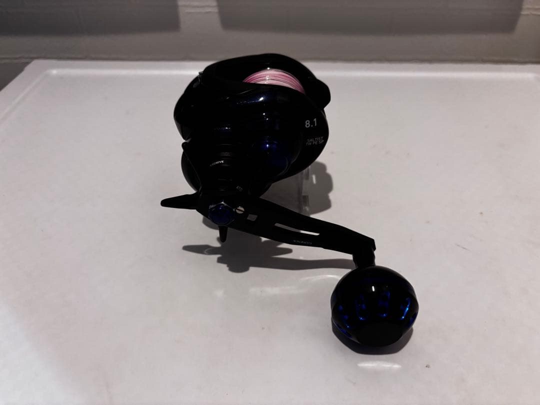 【美品】DAIWA ソルティスト TW 300XHLゴメクサス ハンドル付き