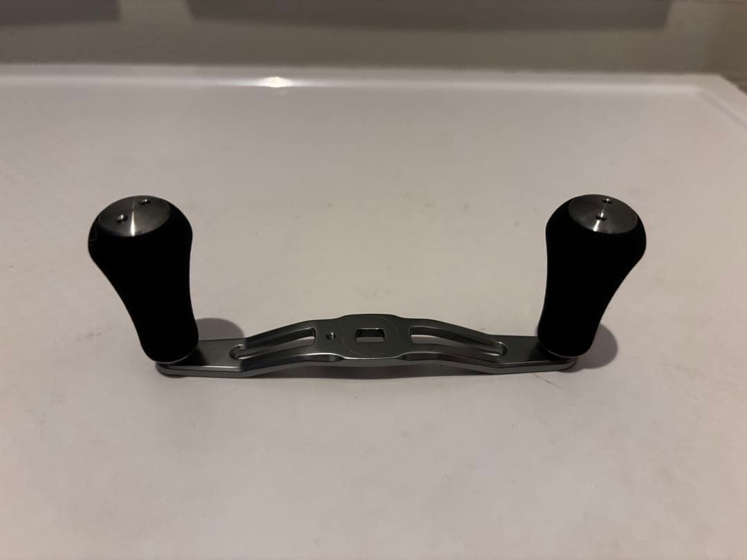 【美品】DAIWA ソルティスト TW 300XHLゴメクサス ハンドル付き