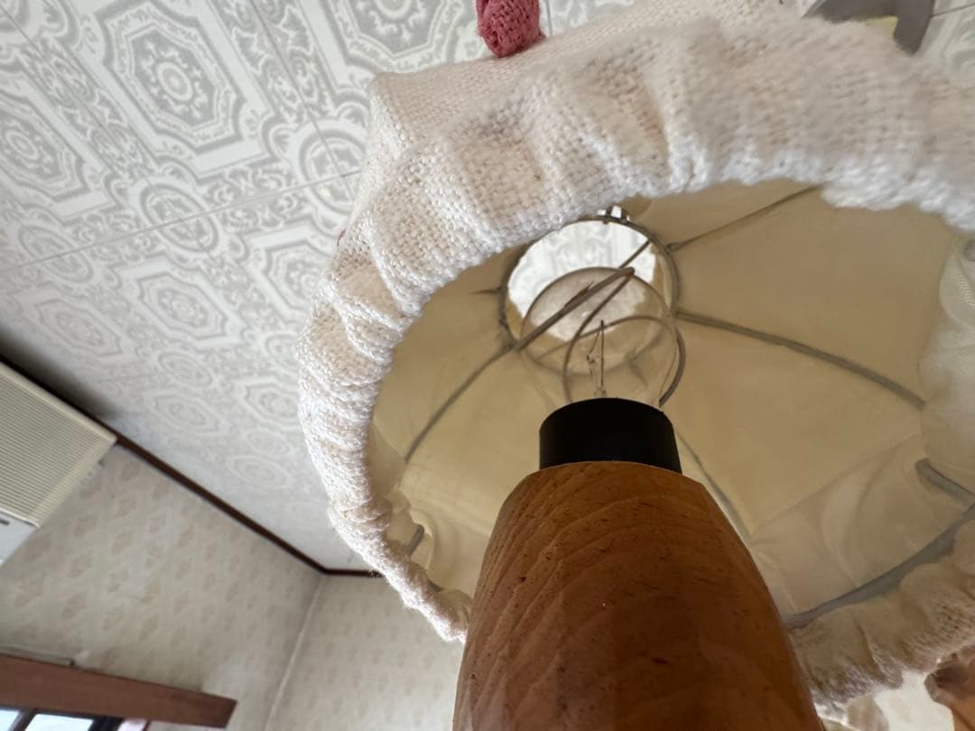 木製シャンデリア 人形付き フリルシェード　ドイツ工芸品