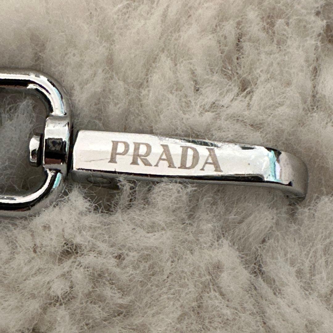 プラダ　・イヤホンケース