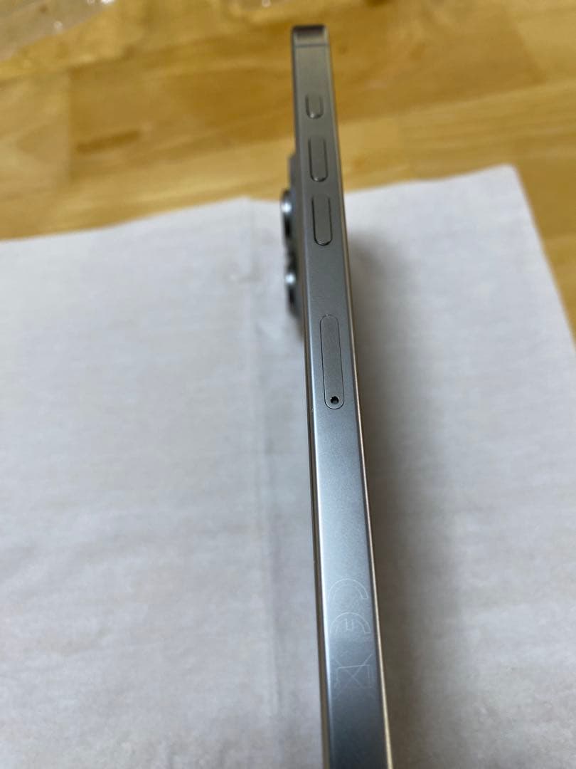 非常に良好な状態。iPhone 16 Pro Max 256GB SIMフリー