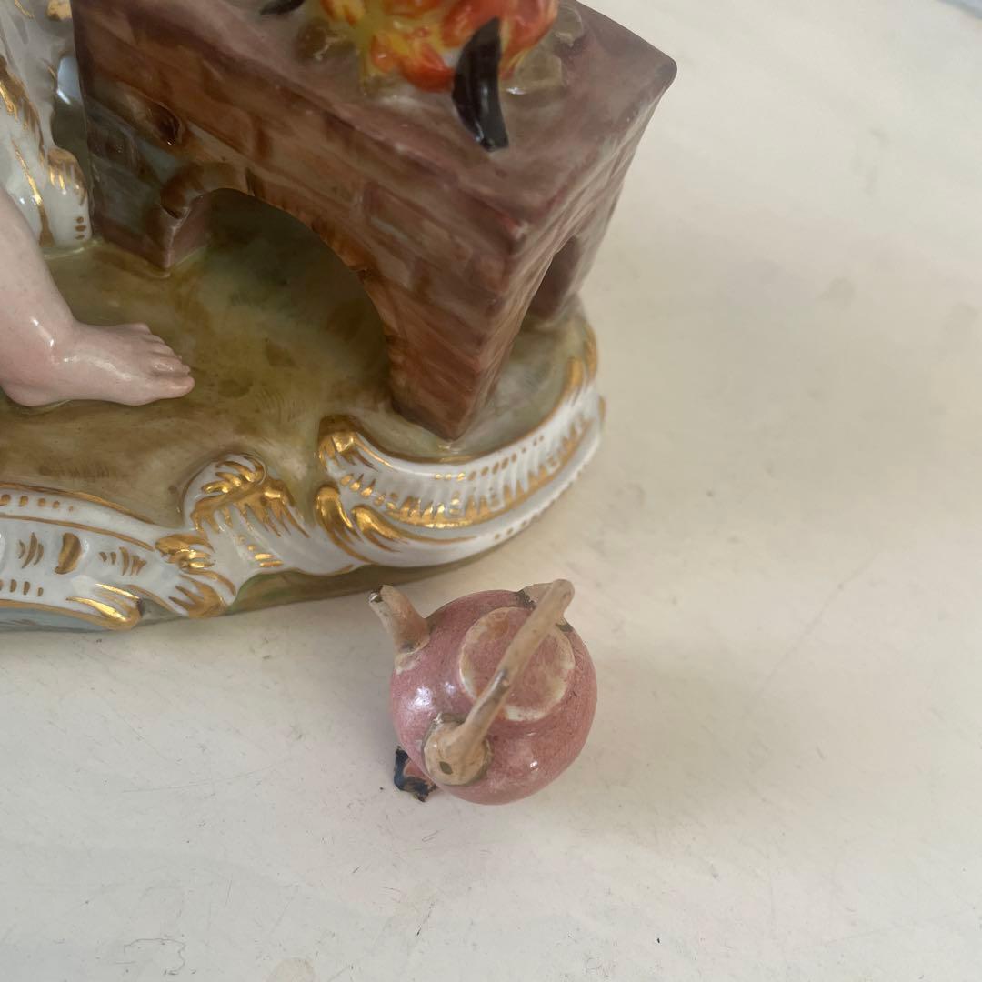 マイセン「ホットチョコレートを作る天使」四大元素:火 19世紀