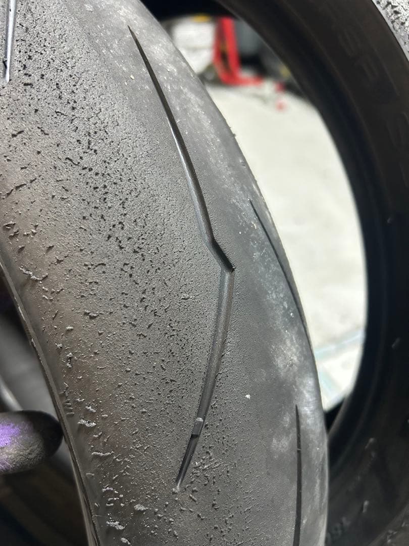 ピレリスーパーコルサv3 120/180