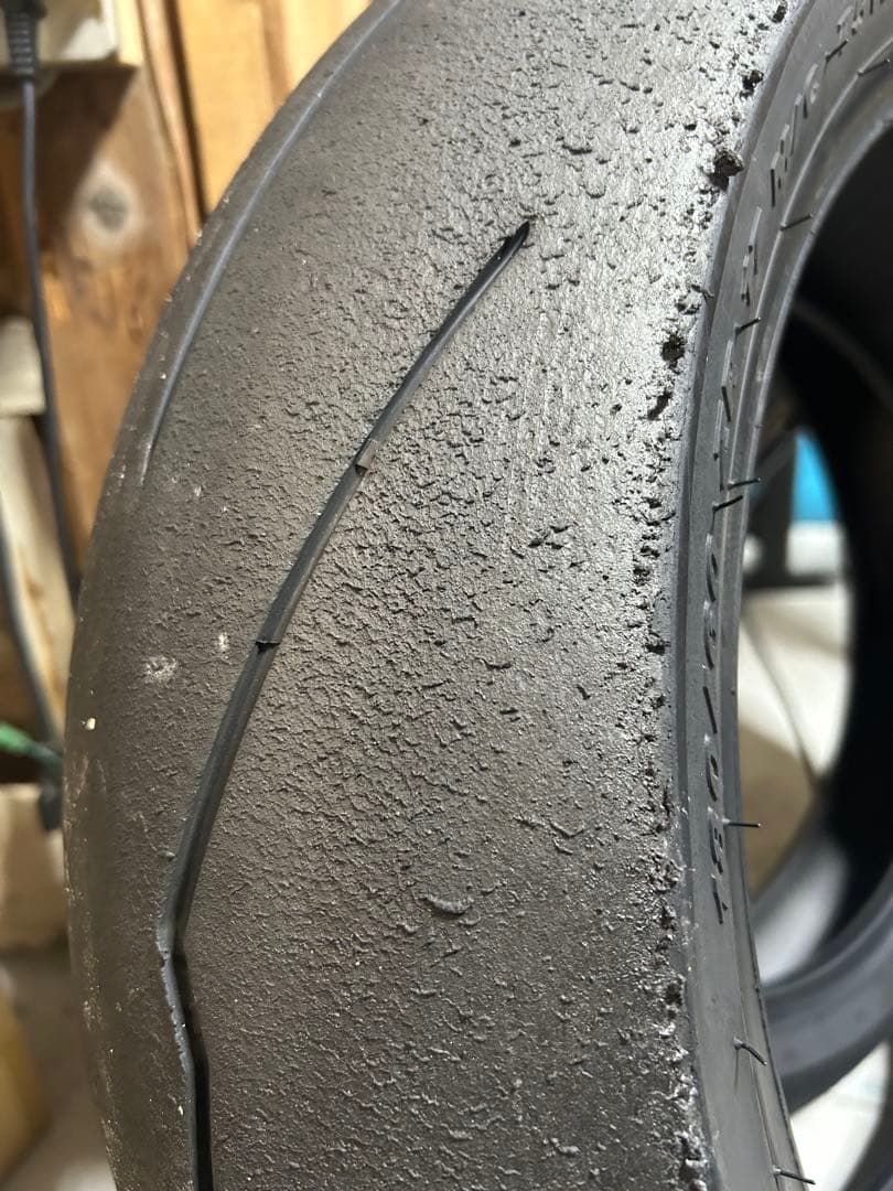 ピレリスーパーコルサv3 120/180