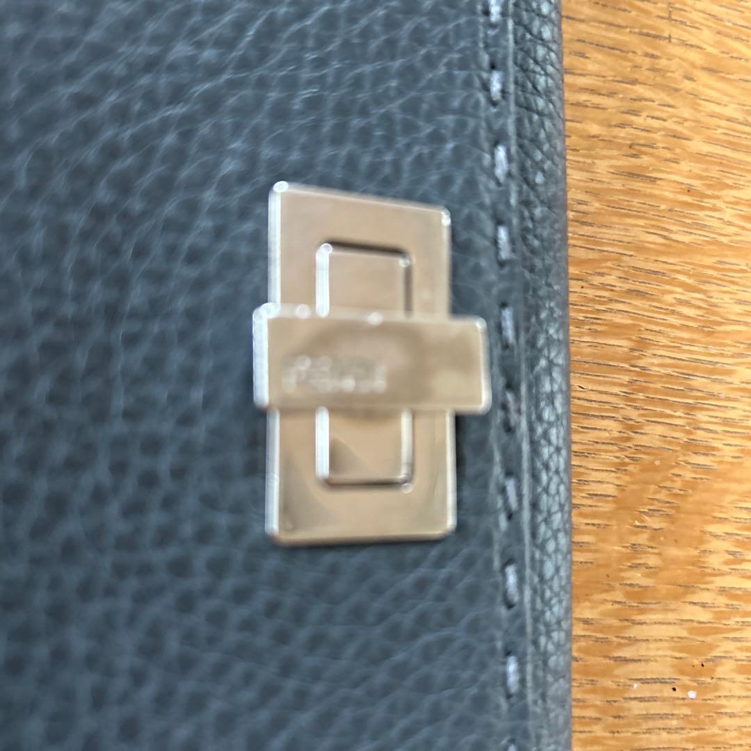 【値下げ】FENDI ダークグレー 長財布