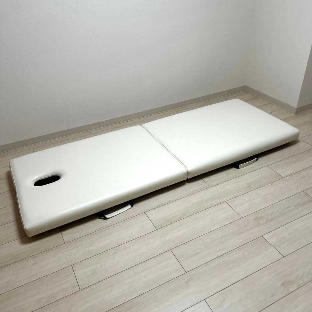 未使用品　折りたたみ式ポータルベッド施術用