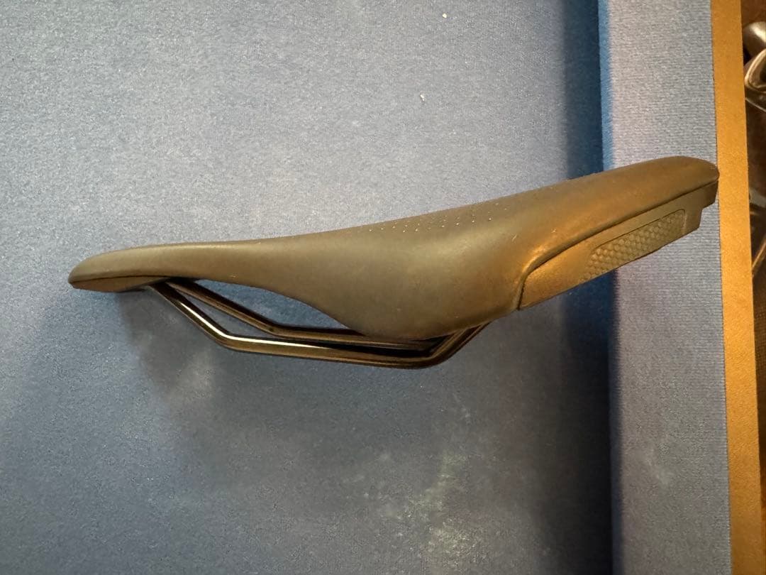 Specialized Bridge Comp サドル(シート)