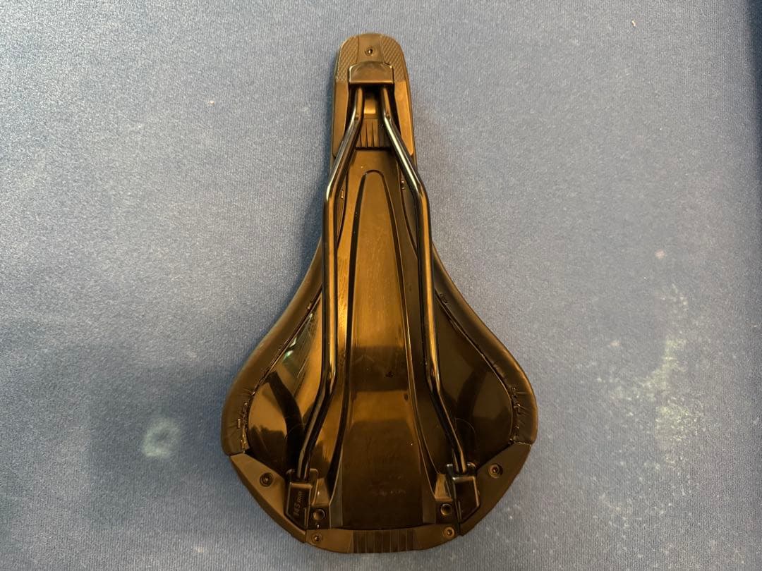 Specialized Bridge Comp サドル(シート)