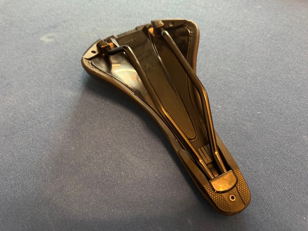 Specialized Bridge Comp サドル(シート)