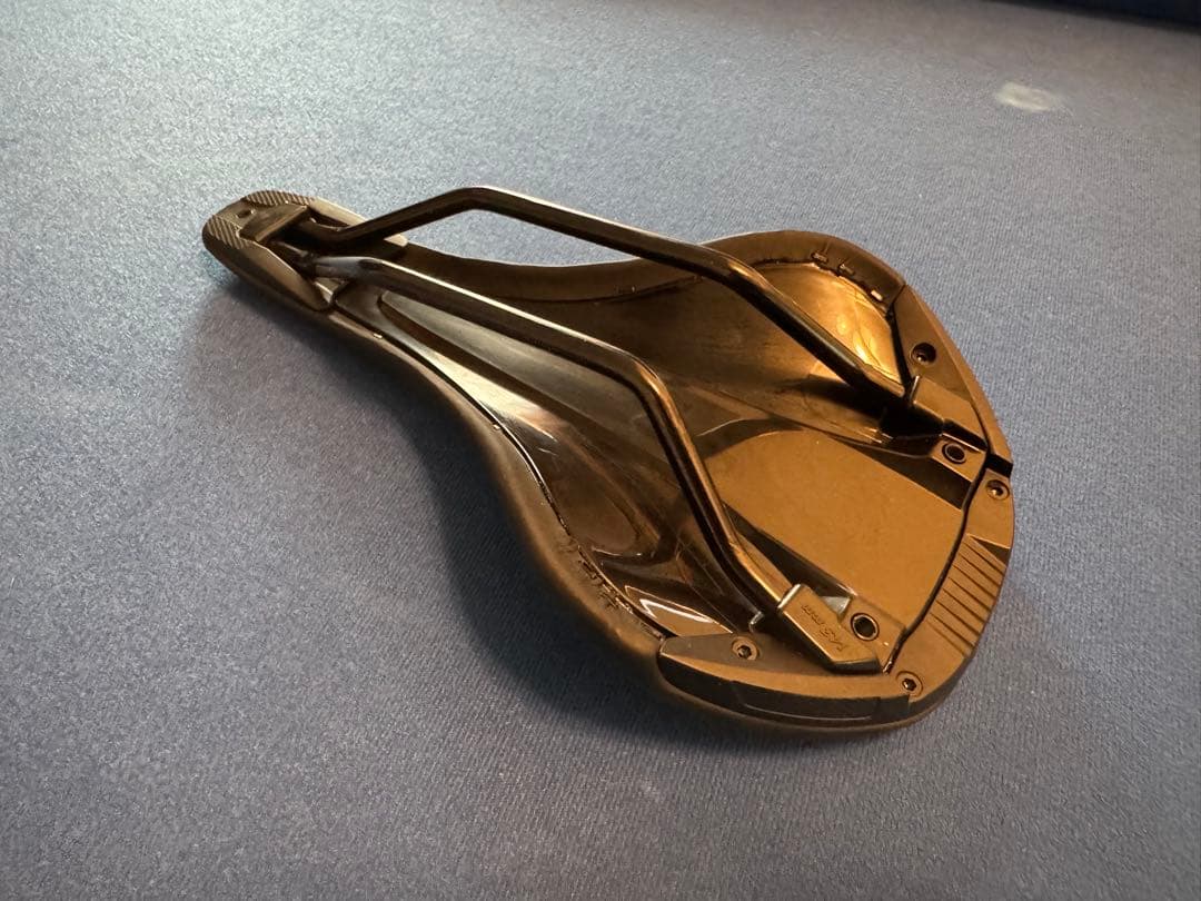 Specialized Bridge Comp サドル(シート)