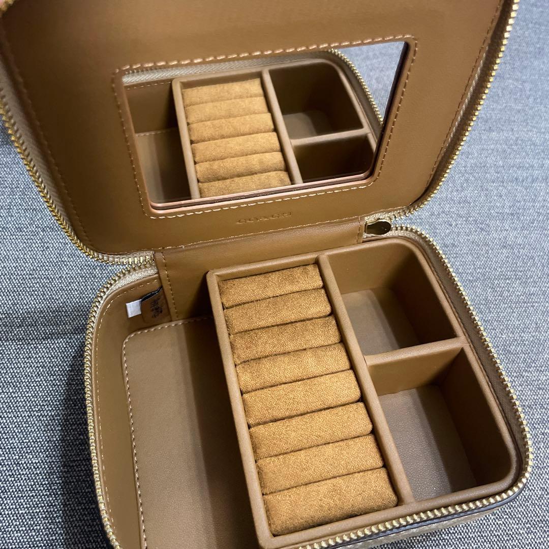 コーチ　ジュエリーボックス