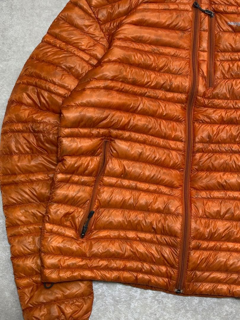 希少 極美品 パタゴニア ウルトラライトダウン フーディ S オレンジ