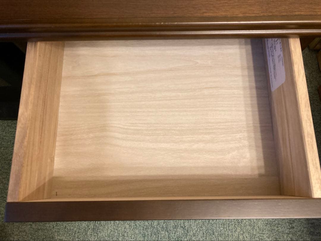 ナイトテーブル　サイドテーブル　シモンズ