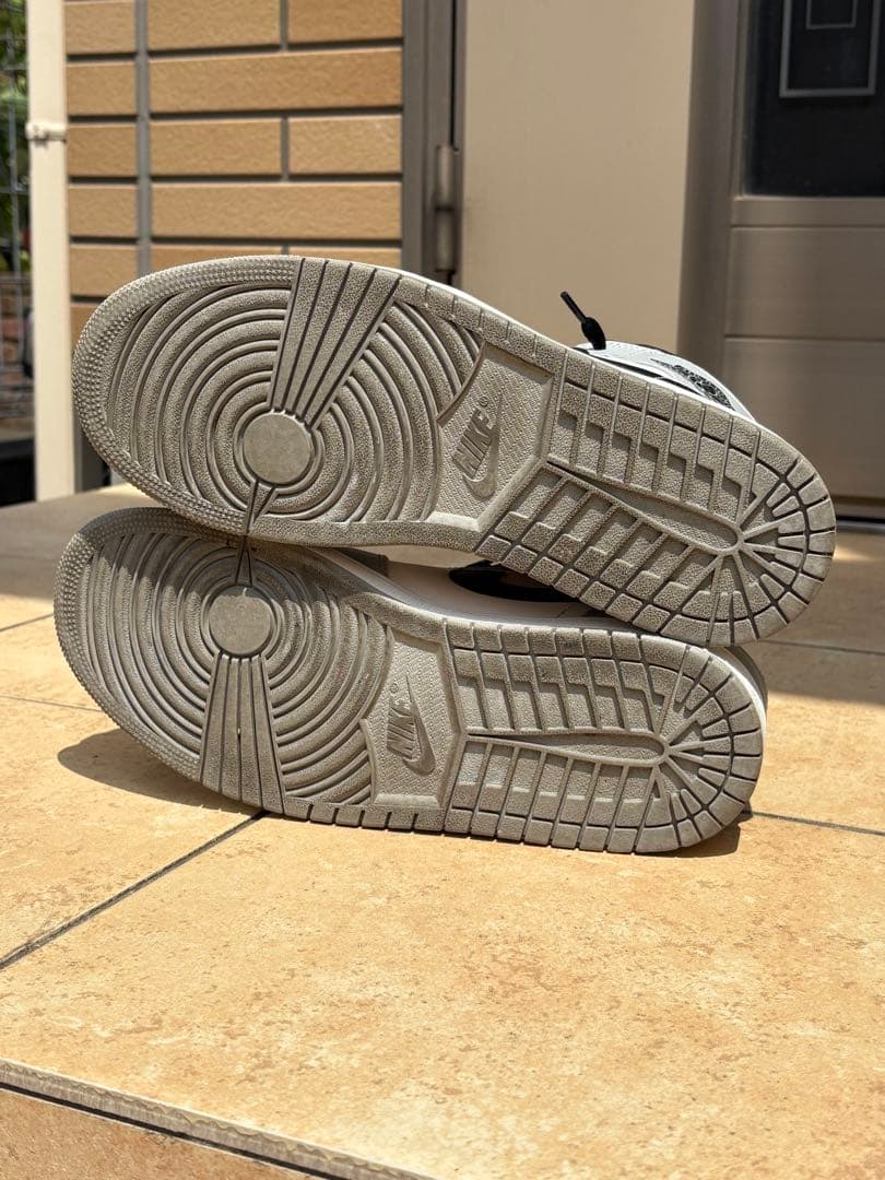 シューズ(男性用) Nike Air Jordan 1 Mid \"Light Smoke