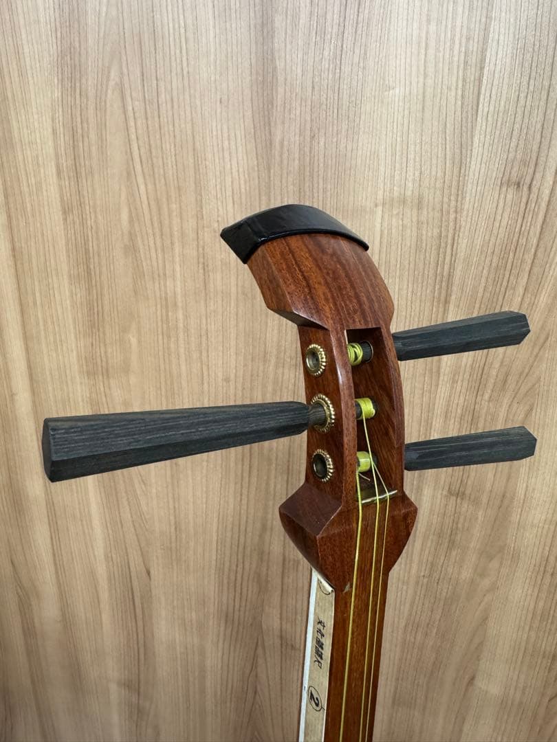 三味線 ハードケース付き 備品付き 弦楽器の通販はau PAY マーケット