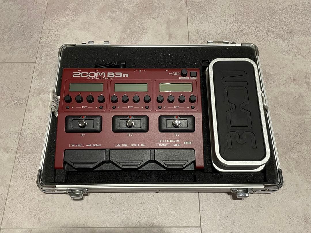 ZOOM B3n マルチエフェクター（エクスプレッションペダル & ケース付き）